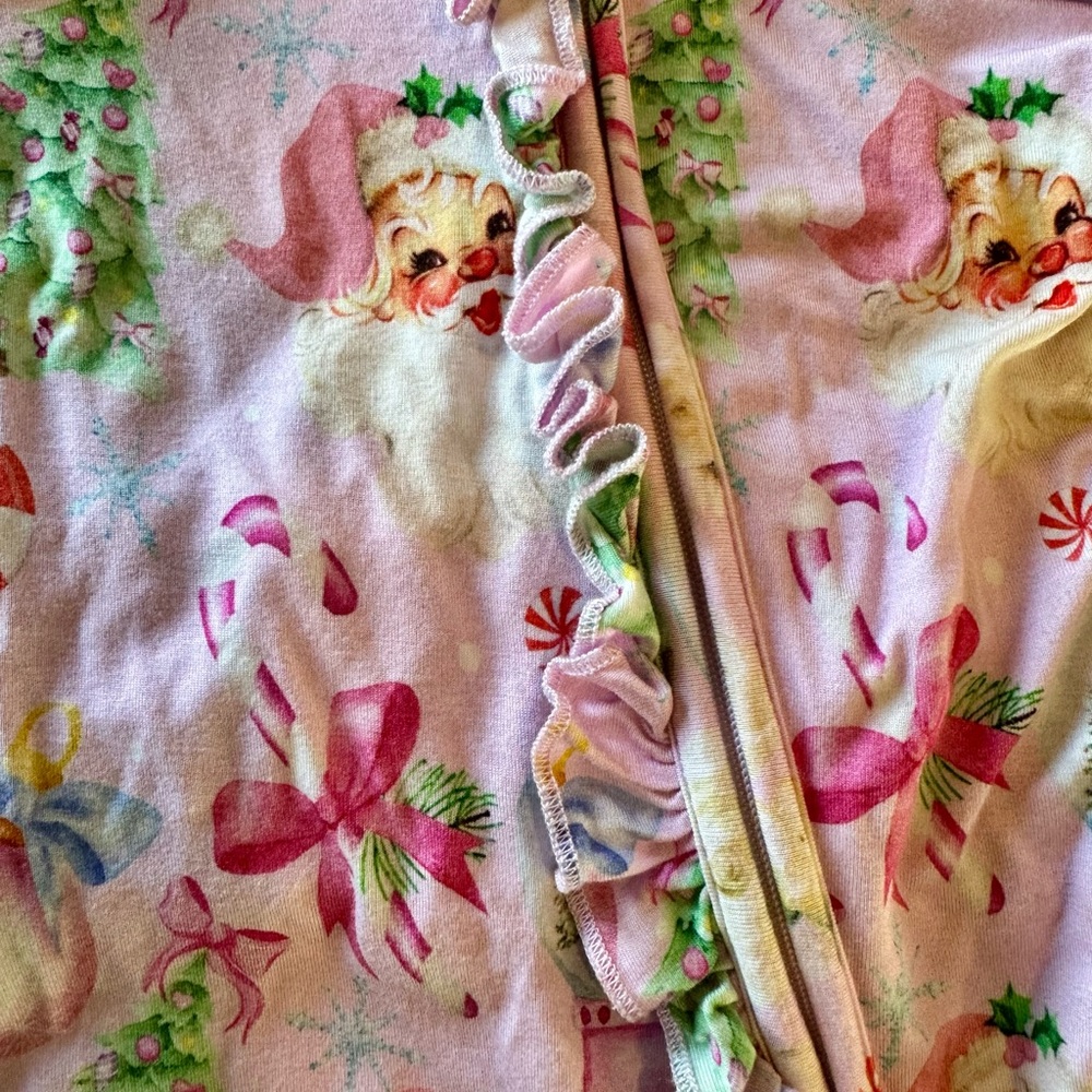 Bums & Roses Ruffle Footie - Picture 3 of 3